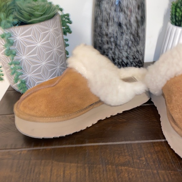 3/$60 UGG Disquette Chestnut Shearling Lined Mules Size 7 - Picture 4 of 15